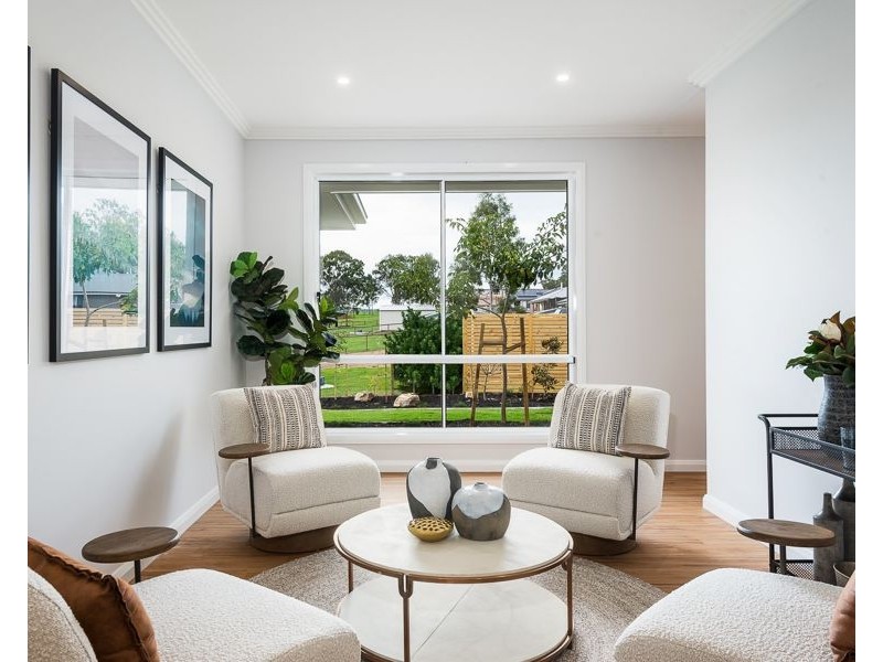 2 Sundew Crescent, Kensington Grove QLD 4341