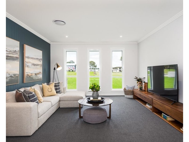 2 Sundew Crescent, Kensington Grove QLD 4341