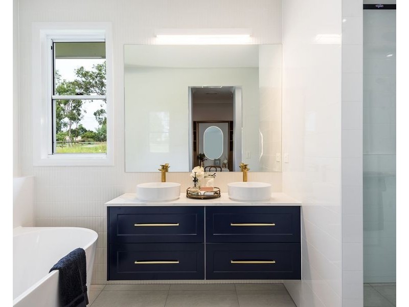 2 Sundew Crescent, Kensington Grove QLD 4341