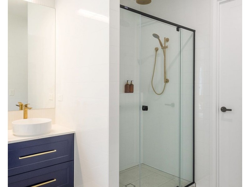 2 Sundew Crescent, Kensington Grove QLD 4341