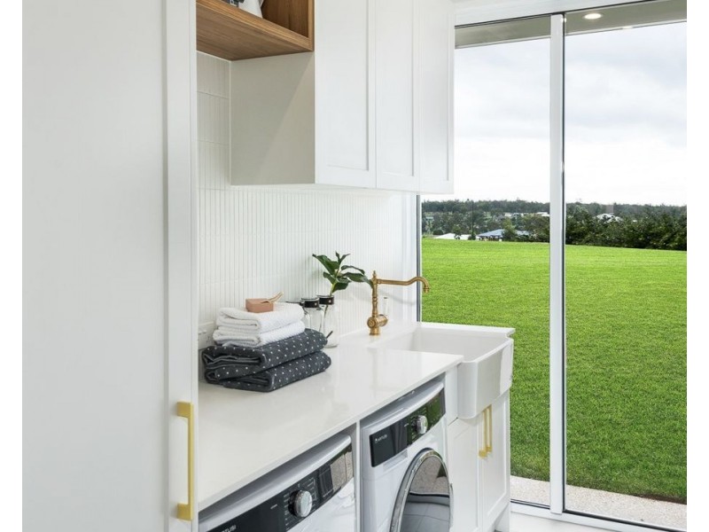 2 Sundew Crescent, Kensington Grove QLD 4341