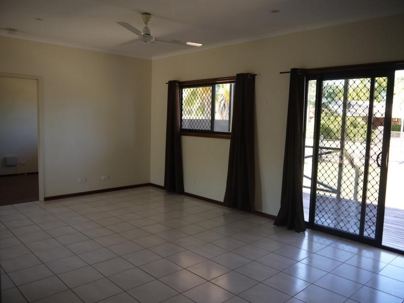 11 Sandalwood Crescent, Katherine NT 0850
