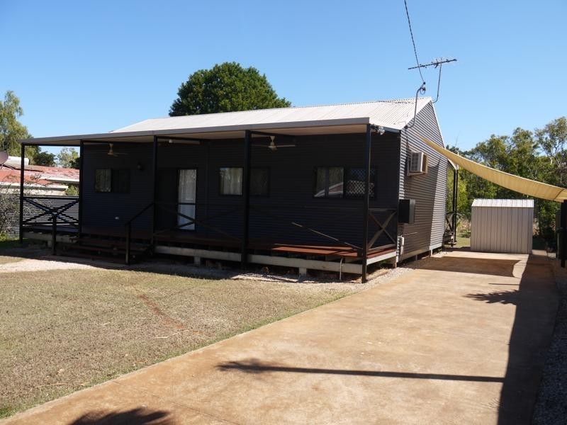 11 Sandalwood Crescent, Katherine NT 0850