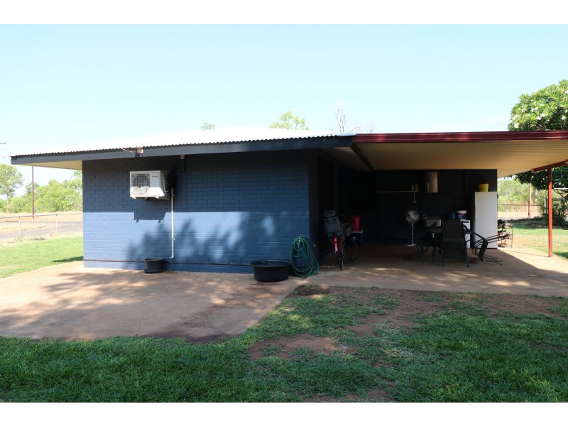 27 Bernhard St, Katherine NT 0850