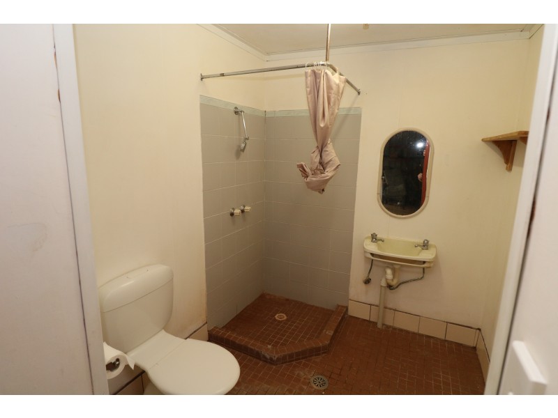 194 Shadforth – Cabin One, Katherine NT 0850