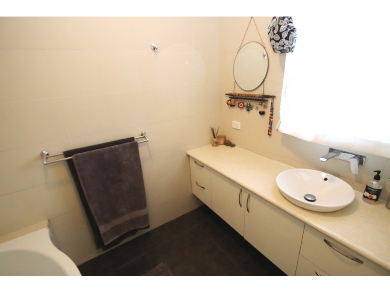 5 Dove Street, Katherine NT 0850