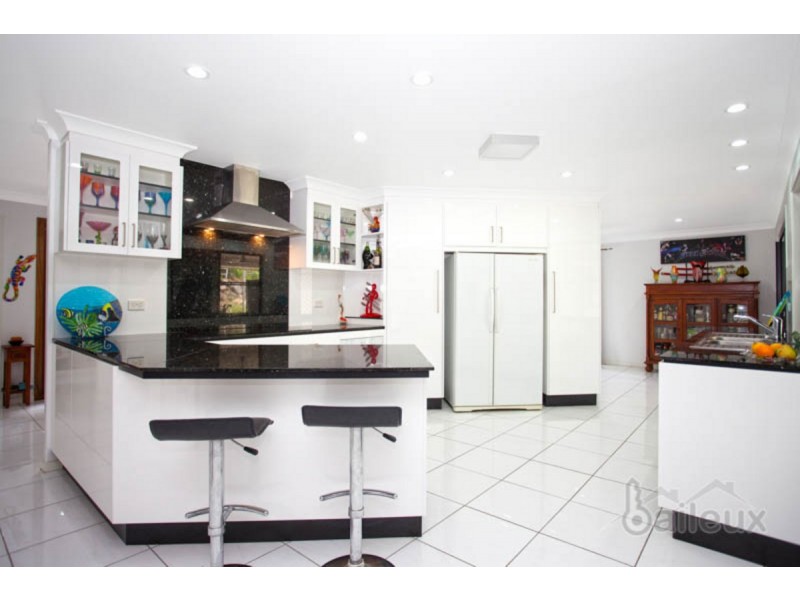 8 Shetland Court, Erakala QLD 4740