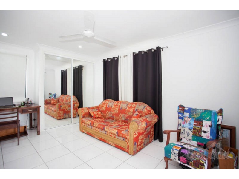 8 Shetland Court, Erakala QLD 4740