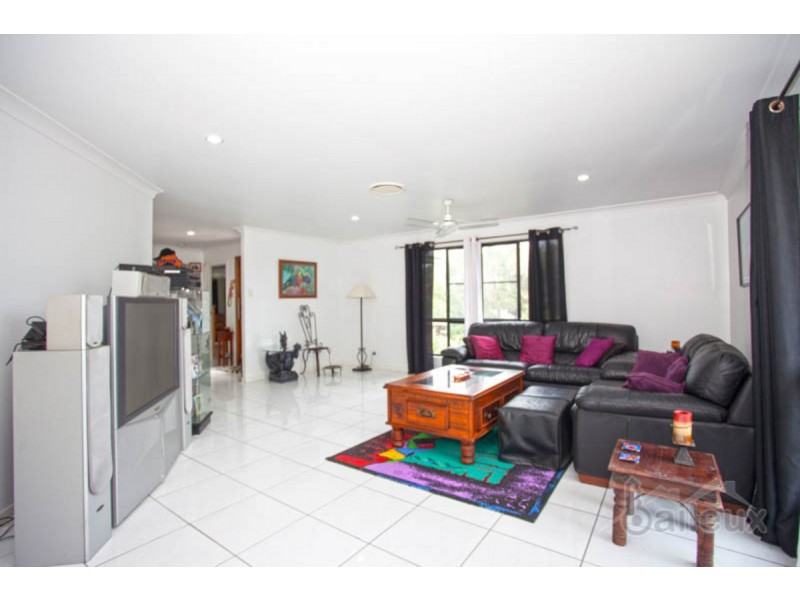 8 Shetland Court, Erakala QLD 4740