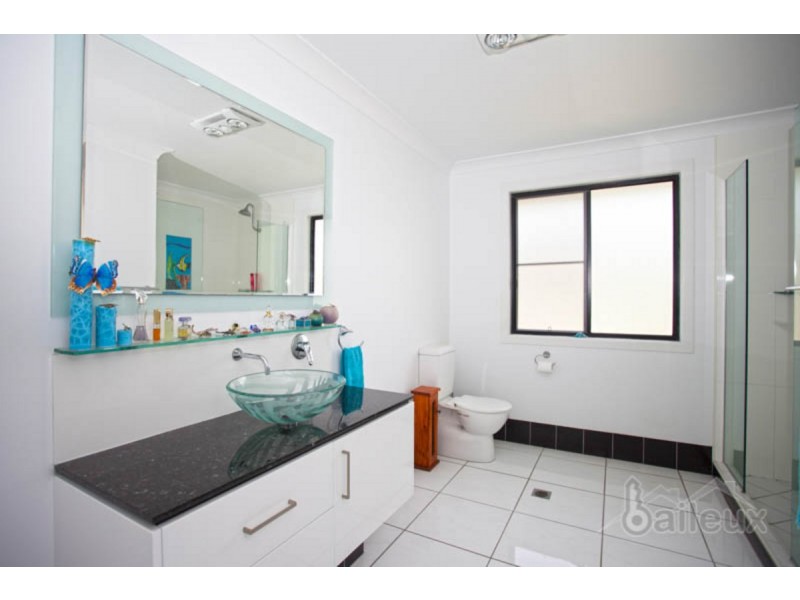 8 Shetland Court, Erakala QLD 4740
