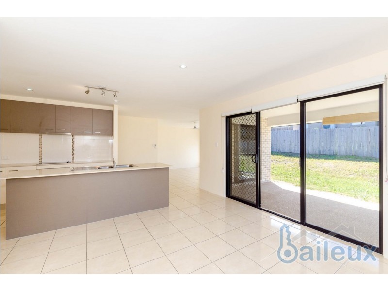 15 Brindabella Parade, New Auckland QLD 4680