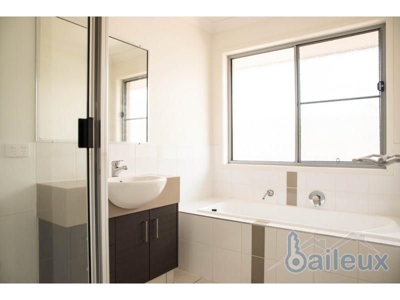 78 Newport Parade, Blacks Beach QLD 4740