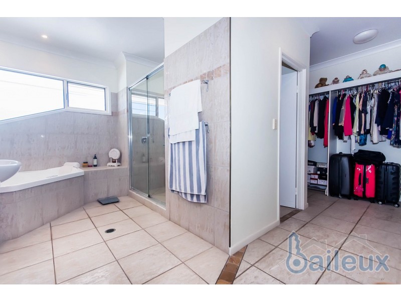 12 Ian Wood Drive, Dolphin Heads QLD 4740