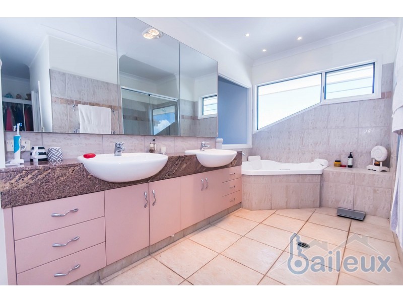 12 Ian Wood Drive, Dolphin Heads QLD 4740