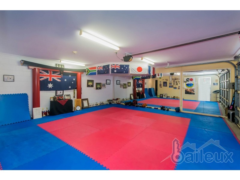 12 Ian Wood Drive, Dolphin Heads QLD 4740