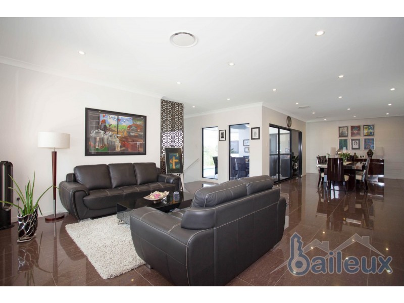 11 Roy Court, Glenella QLD 4740
