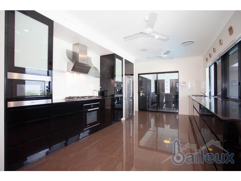 11 Roy Court, Glenella QLD 4740