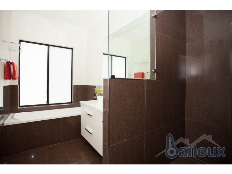 11 Roy Court, Glenella QLD 4740