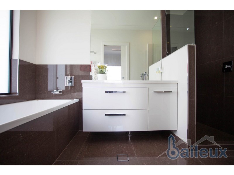 11 Roy Court, Glenella QLD 4740