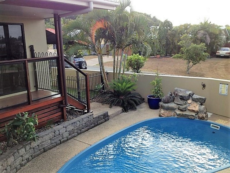 6 Seaspray Close, Shoal Point QLD 4750