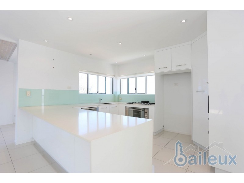 14 Albatross Street, Slade Point QLD 4740