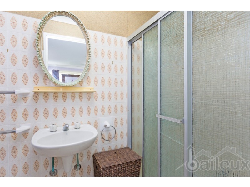 11 Barton Street, West Mackay QLD 4740