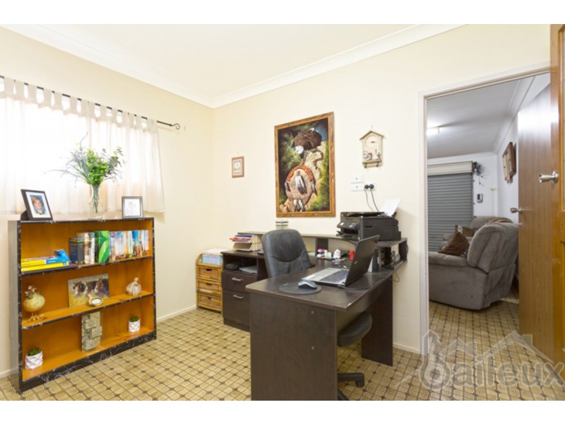 11 Barton Street, West Mackay QLD 4740