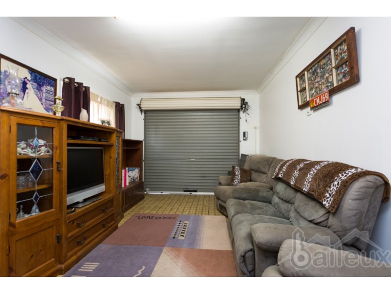 11 Barton Street, West Mackay QLD 4740