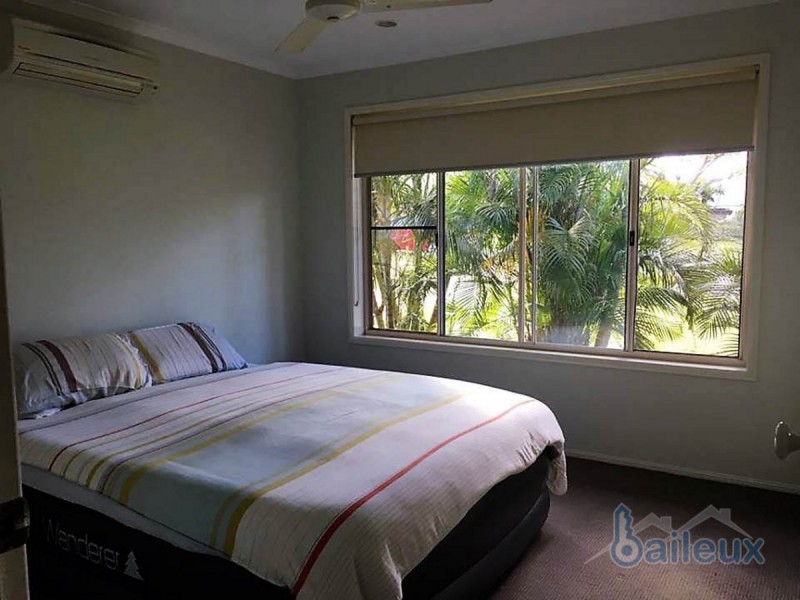 6 Esk Terrace, Cannonvale QLD 4802