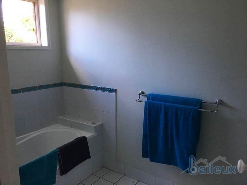 6 Esk Terrace, Cannonvale QLD 4802