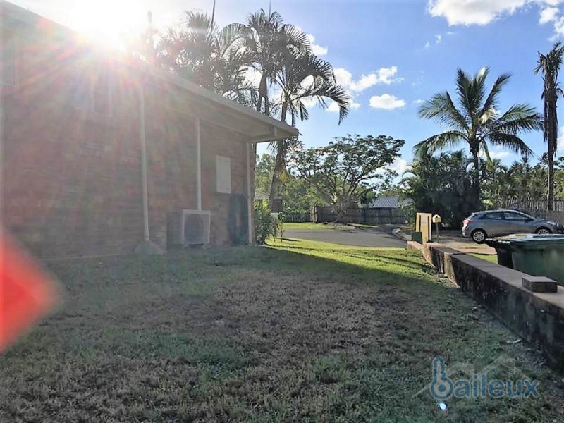 6 Esk Terrace, Cannonvale QLD 4802