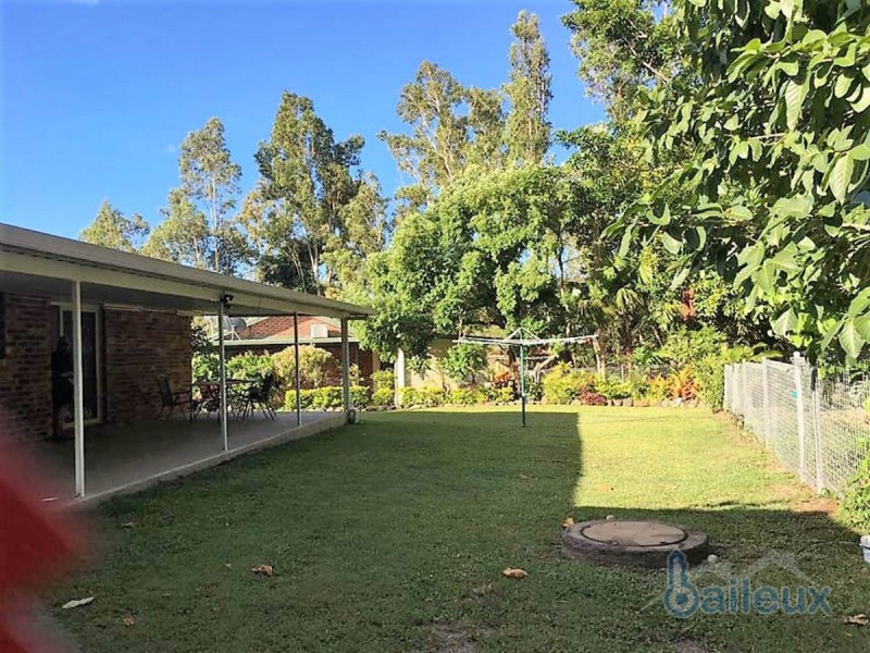 6 Esk Terrace, Cannonvale QLD 4802
