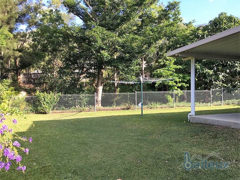 6 Esk Terrace, Cannonvale QLD 4802
