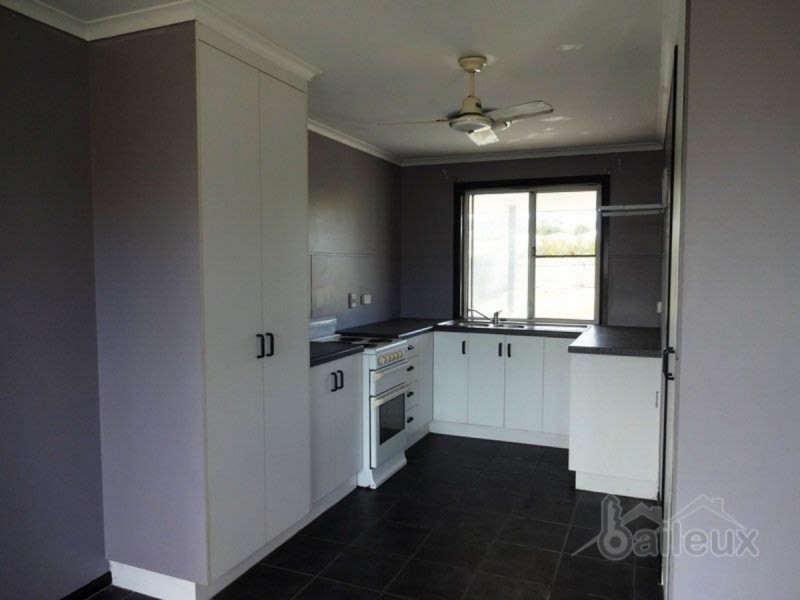 17 Kristy Crescent, Eimeo QLD 4740