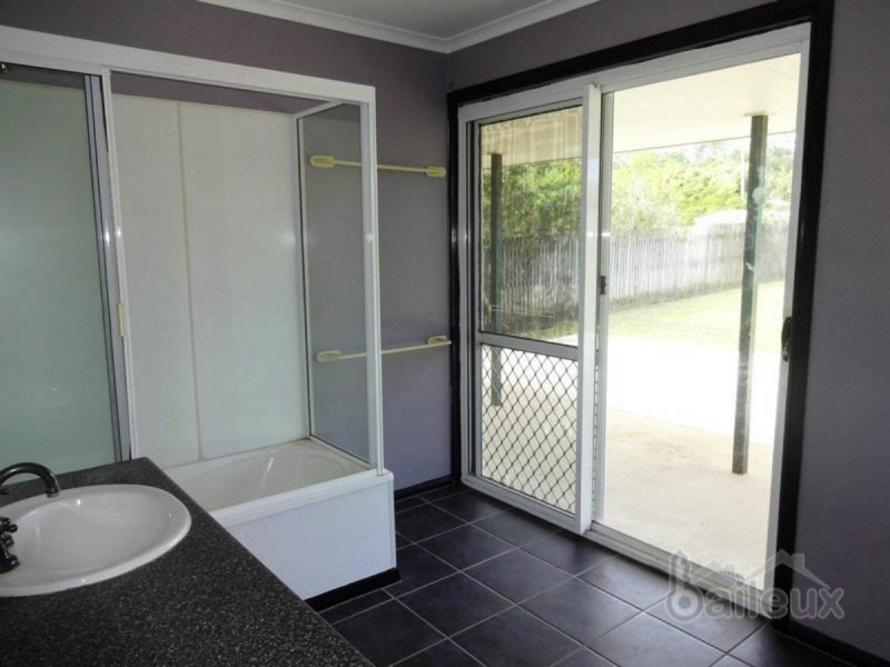 17 Kristy Crescent, Eimeo QLD 4740
