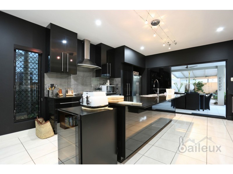 5 Turtle Place, Blacks Beach QLD 4740