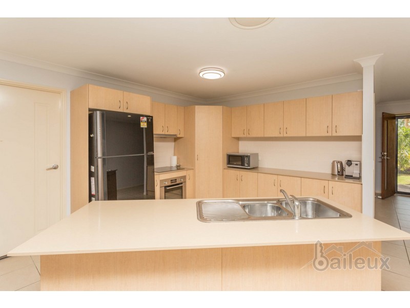 6 Narrabeen Street, Blacks Beach QLD 4740