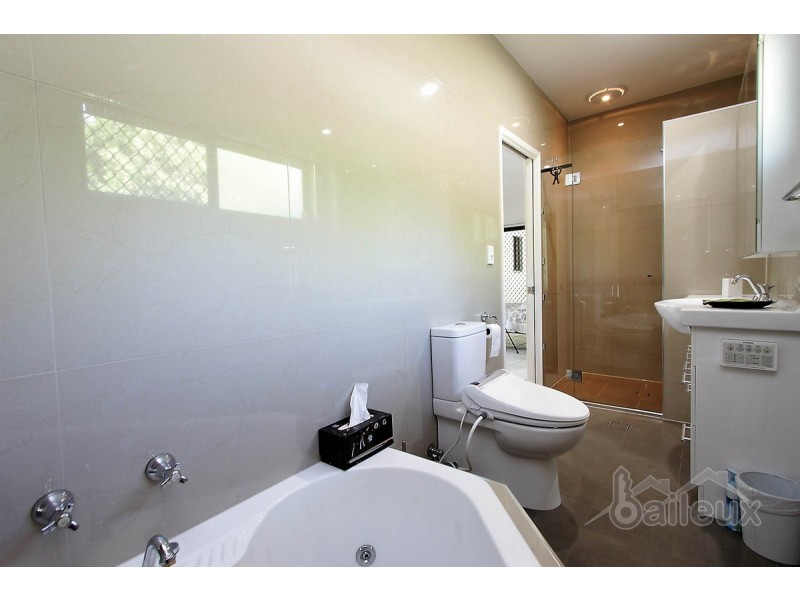 64 Ian Wood Drive, Dolphin Heads QLD 4740