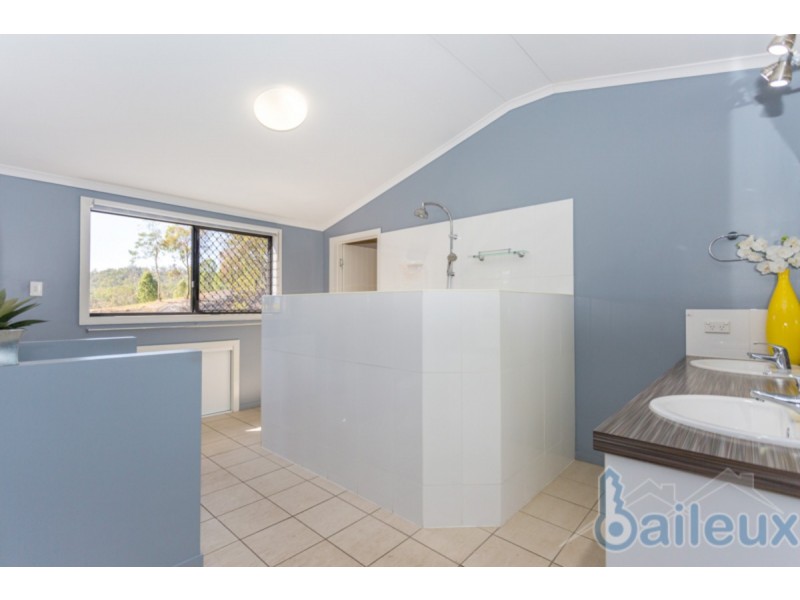 49 De Bonis Road, Netherdale QLD 4756