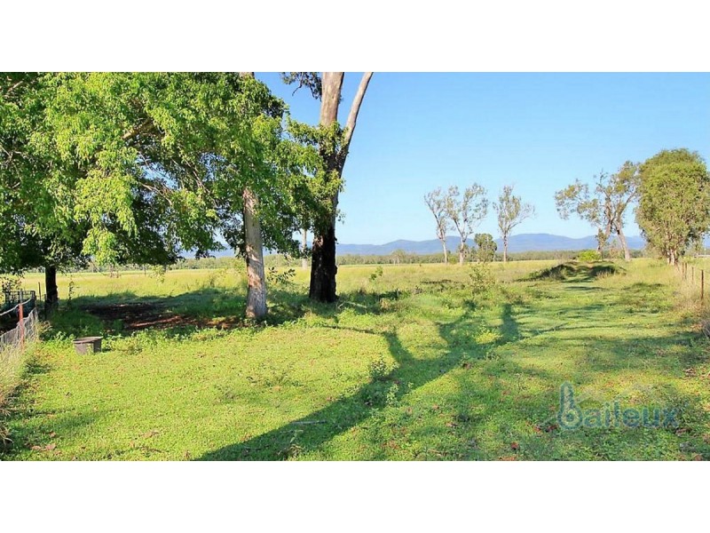 34 Perry Road, Alligator Creek QLD 4740