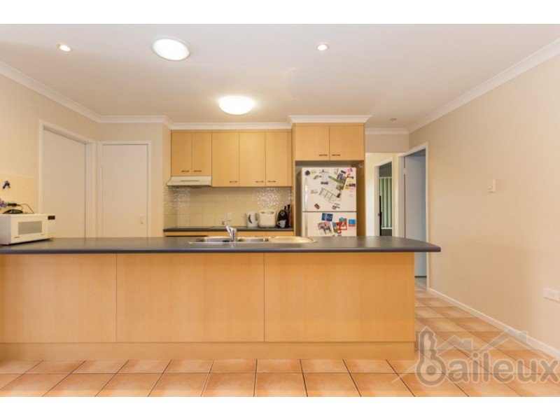10 Lois Street, Mount Pleasant QLD 4740
