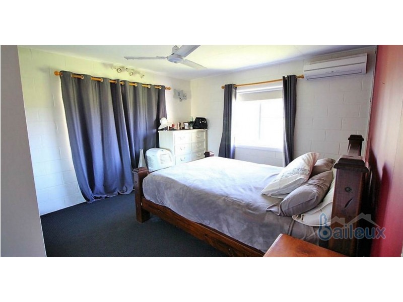 34 Perry Road, Alligator Creek QLD 4740