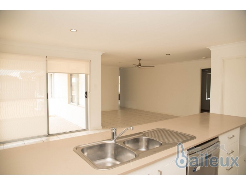78 Newport Parade, Blacks Beach QLD 4740