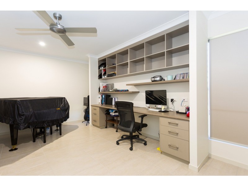 18 Amara Street, Rural View QLD 4740
