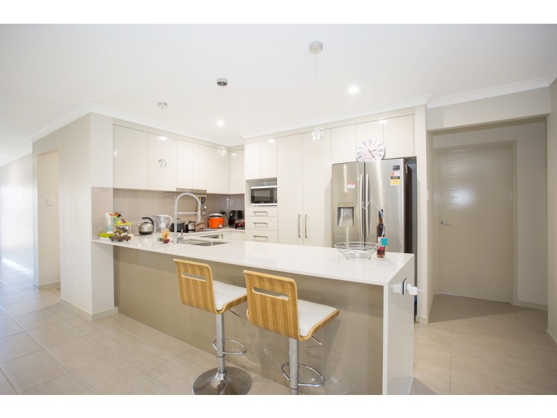 18 Amara Street, Rural View QLD 4740