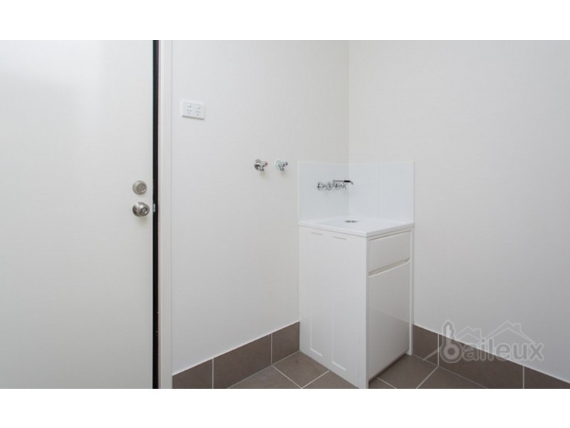 17 Elizabeth Street, Mirani QLD 4754