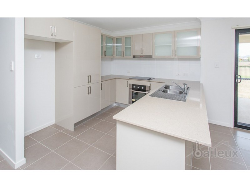 17 Elizabeth Street, Mirani QLD 4754