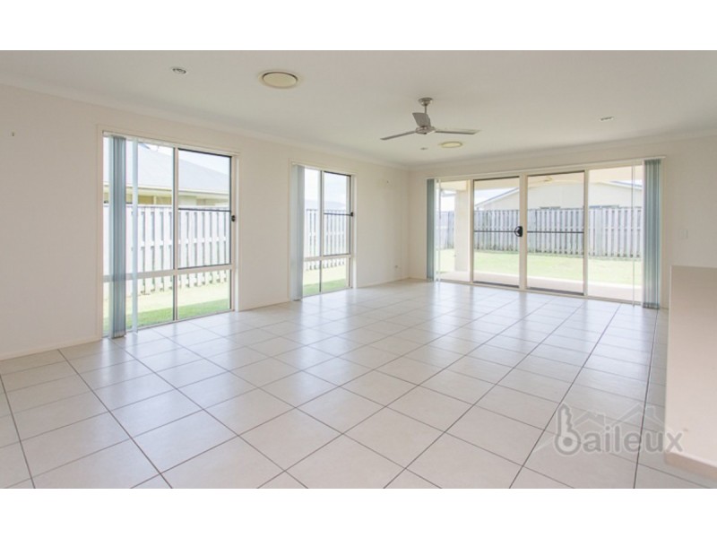 94 Whitehaven Drive, Blacks Beach QLD 4740