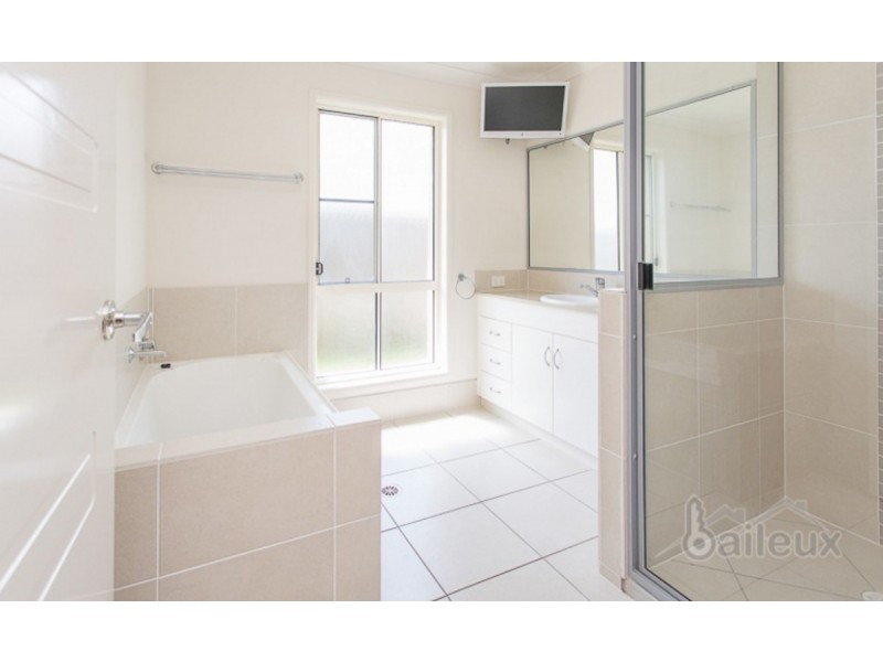 94 Whitehaven Drive, Blacks Beach QLD 4740