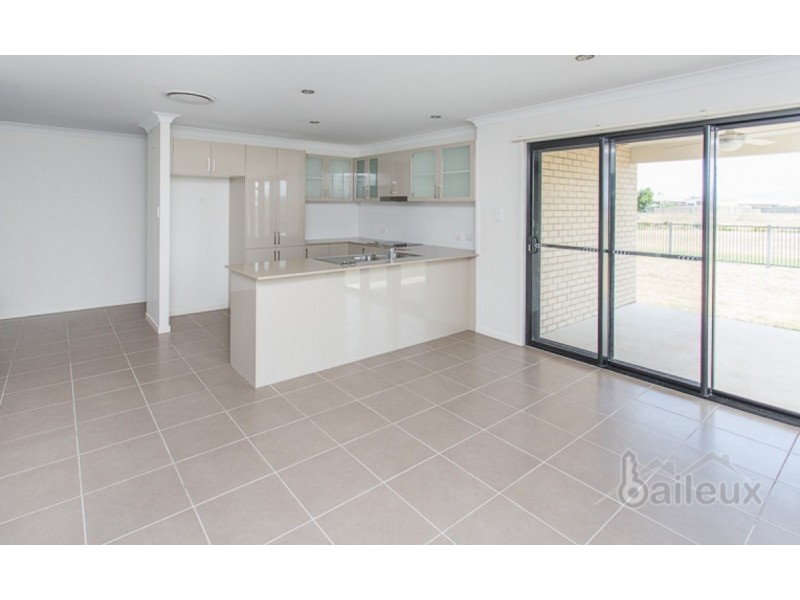 17 Elizabeth Street, Mirani QLD 4754